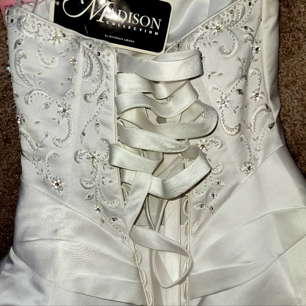 Wedding Dress Madison Collection - Picture 6 of 6